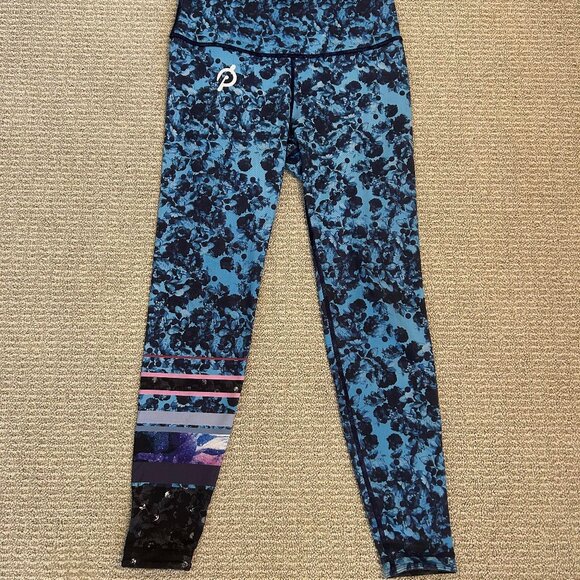 Peloton x WITH leggings - Reversible - Picture 5 of 11